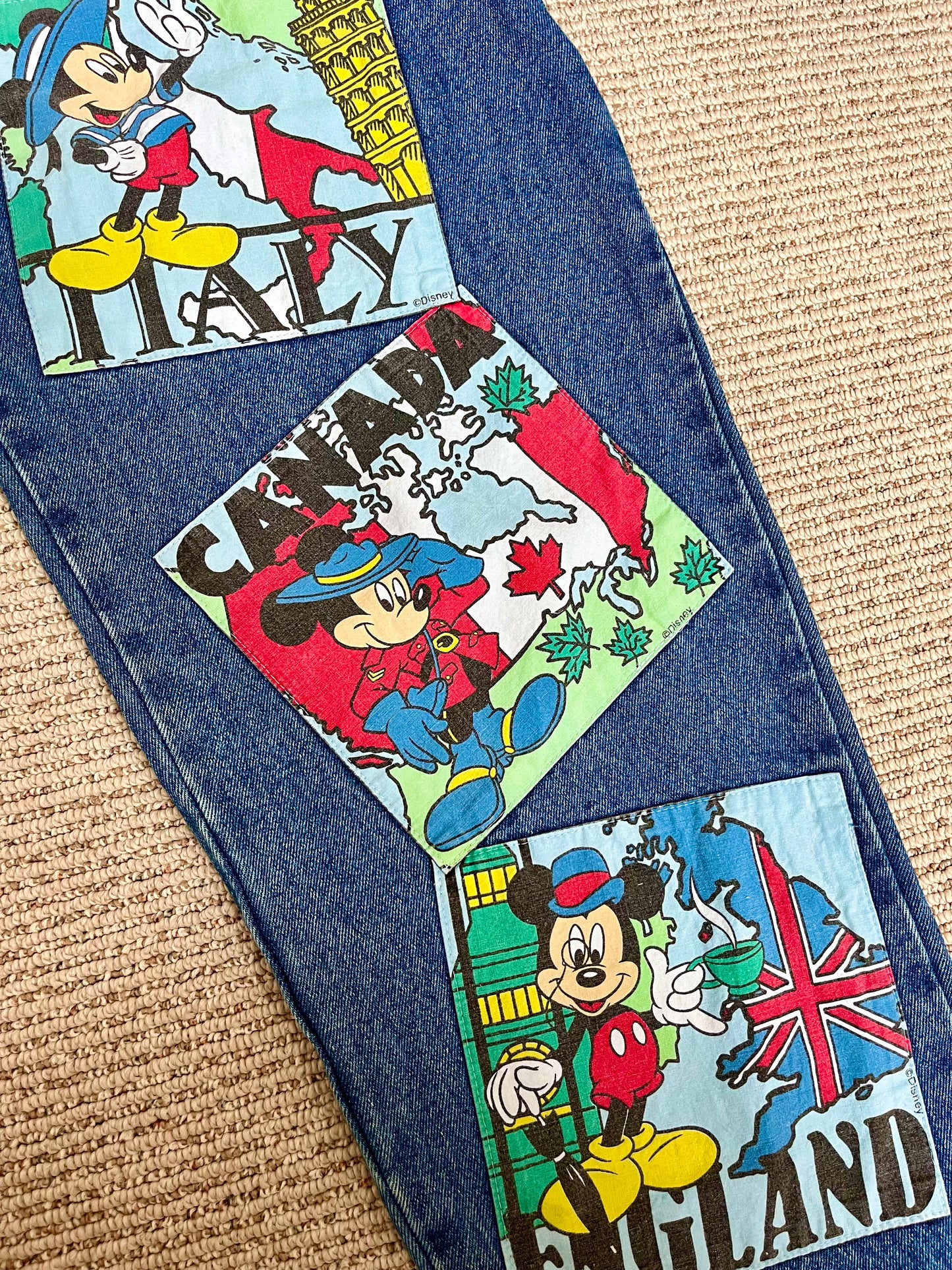 𝓥𝓘𝓝𝓣𝓐𝓖𝓔 DISNEY MICKEY BLUES PATCHWORK JEANS