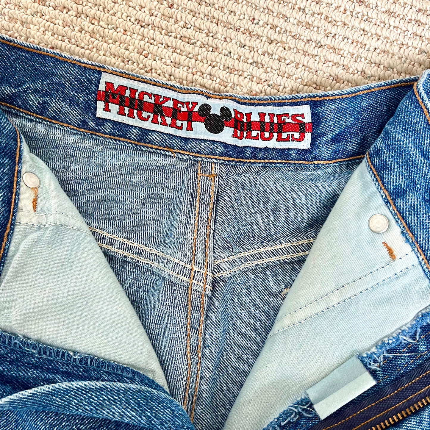 𝓥𝓘𝓝𝓣𝓐𝓖𝓔 DISNEY MICKEY BLUES PATCHWORK JEANS